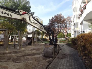 Bagger bei der Arbeit Bagger bei der Arbeit