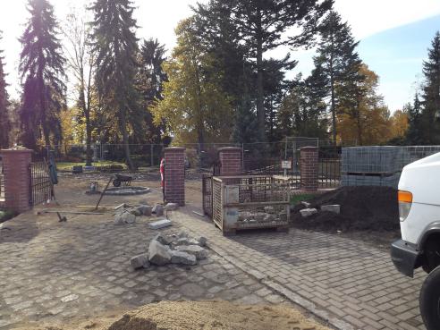 Wegebau auf einem Friedhof