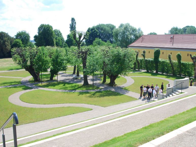 Wege im Klostergarten Wege im Klostergarten