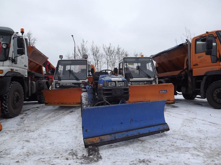 Fahrzeuge mit Schiebeschild Fahrzeuge mit Schiebeschild